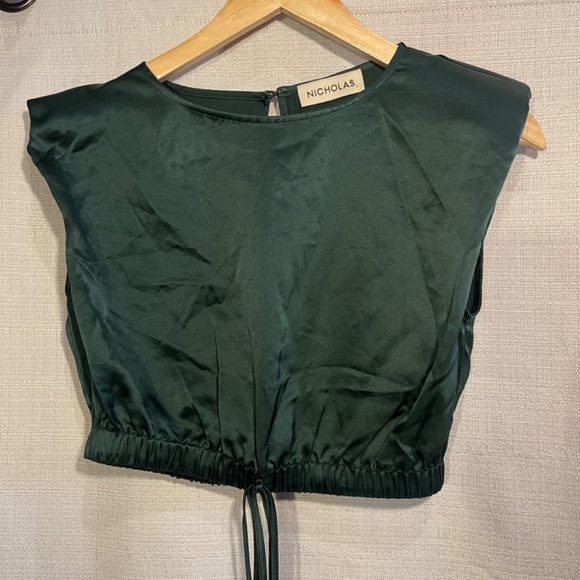Silk Nicholas Emerald Satin Crop Top Silk - Picture 5 of 11